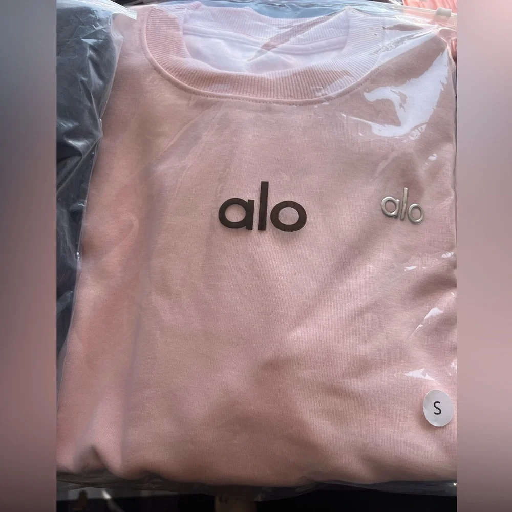Alo yoga accolade crewneck -  Pink sweatshirt pull-over tee gym fitness - Picture 2 of 4